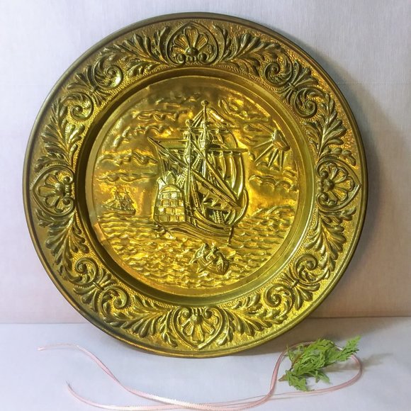 Vintage Sailing ship Pressed Metal Wall Plate, Made in England - Picture 1 of 5